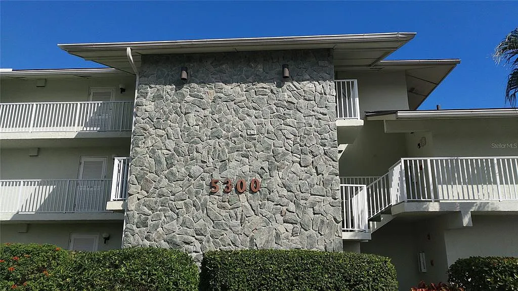 1 bed, 1.0 bath, 678 sqft, $2,500 — Photo 1