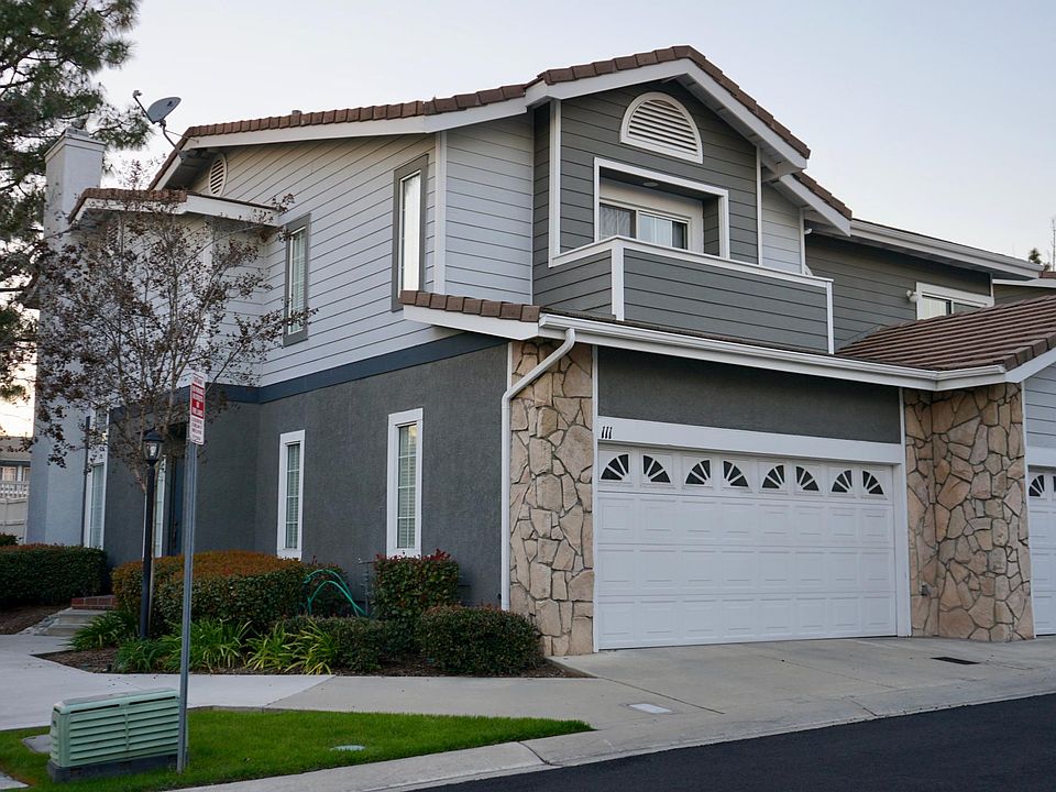 1st image of 111 Autumn Oaks Ln