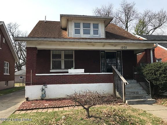 2nd image of 1202 Larchmont Ave