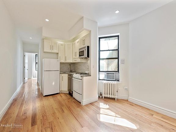 3rd image of 162 E 82nd St APT 3D