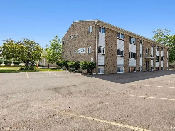 4221 N Grand River Ave, Lansing, MI 48906