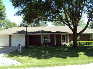 29 Woodland Hills Dr, Bismarck, IL 61814