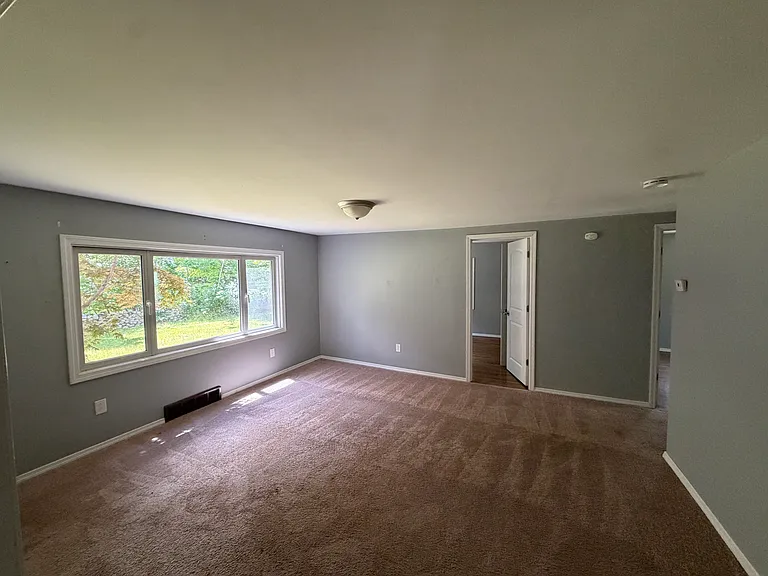 Heisler Rd — Photo 8