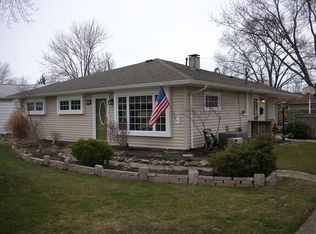 362 Nobottom Rd, Berea, OH 44017