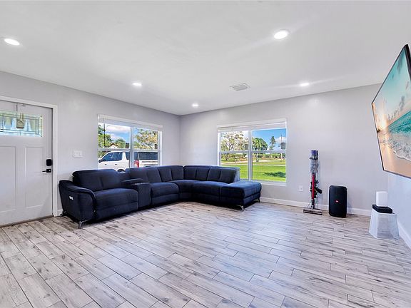 4th image of 1808 SE Avenue J