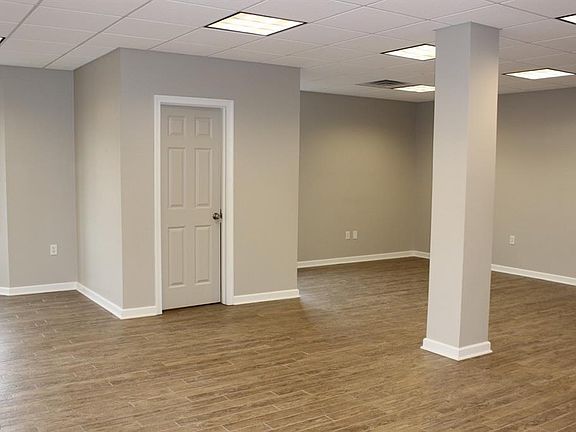 4th image of 72 Village Way Suite 1B