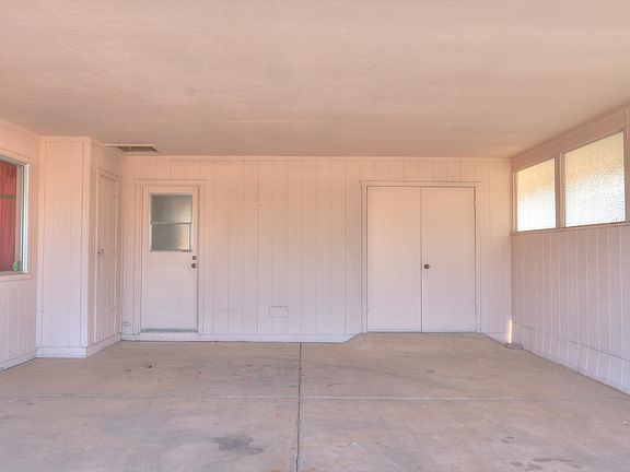 4th image of 10920 W Roundelay Cir