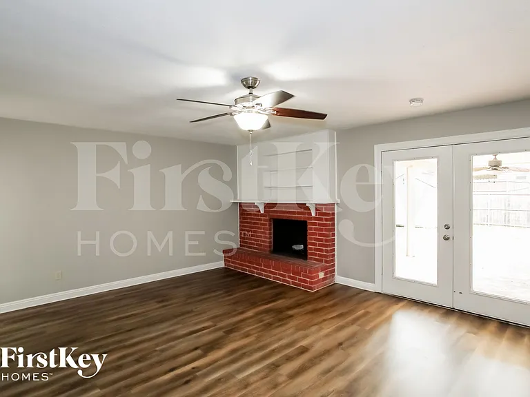 1835 Tree Line Dr — Photo 7
