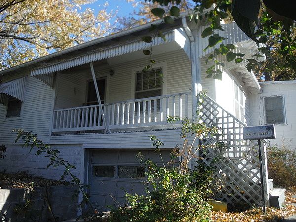 1st image of 731 N Fuller Ave