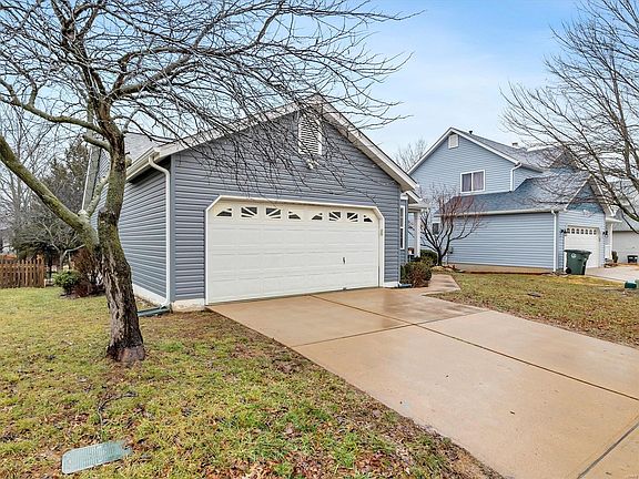 2nd image of 222 Highland Village Dr