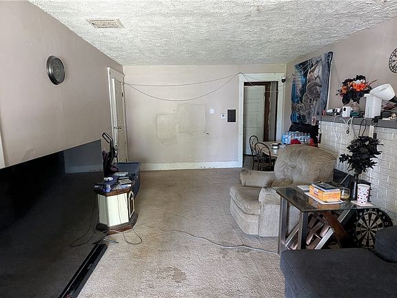 5th image of 472 Hammond Ave