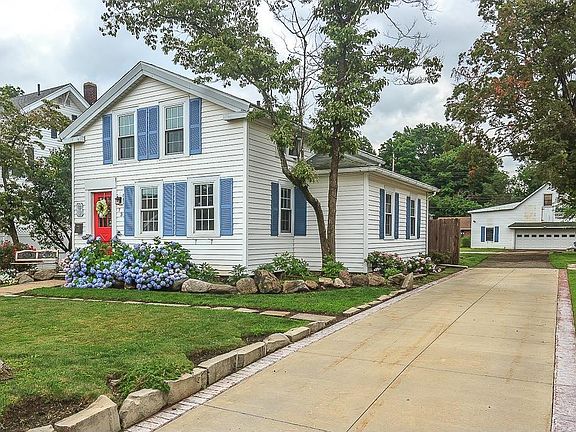3rd image of 73 Mentor Ave