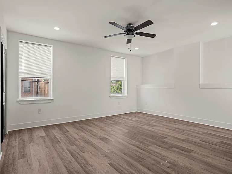 2706 E Somerset St — Photo 16