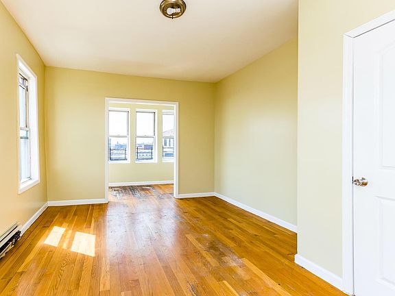 4th image of 538 Coster St Fl 3rd