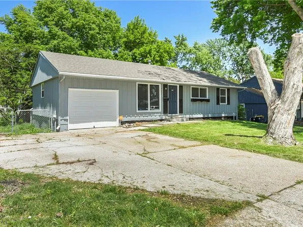 8300 E 93rd Ter, Kansas City, MO 64138