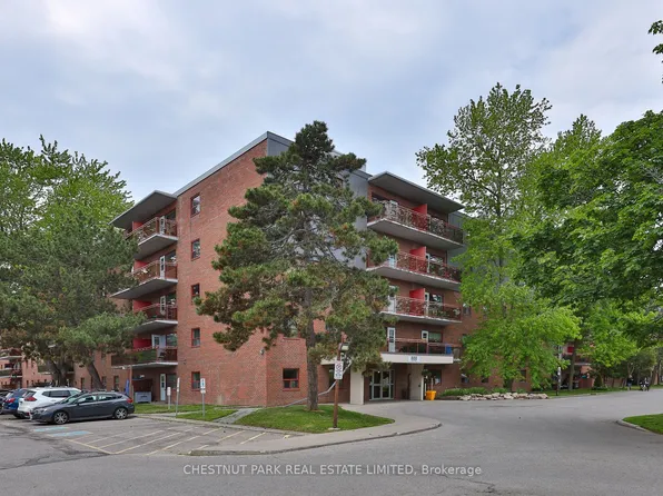 888 Glen St, Oshawa, ON