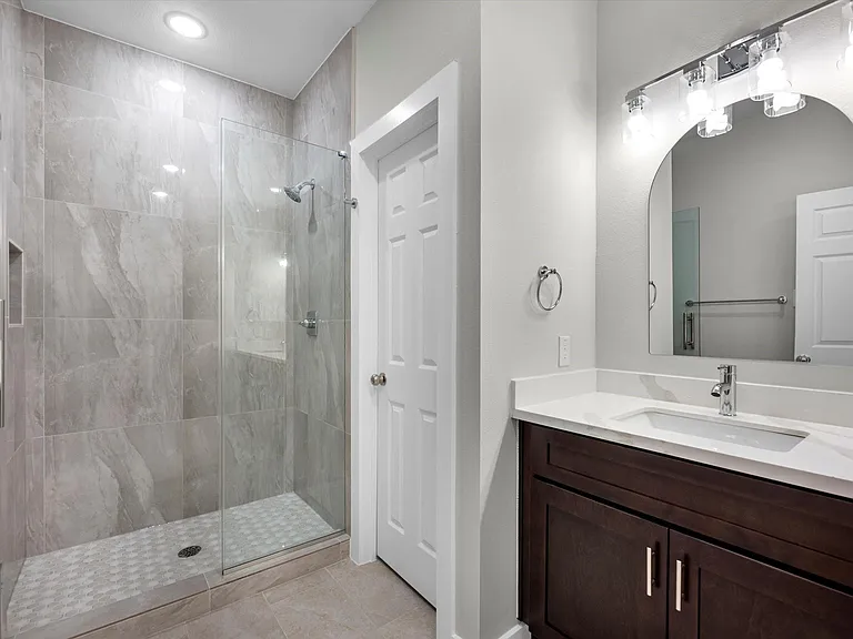 5201 Kenilwood Dr #A — Photo 16
