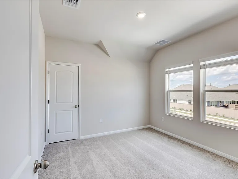133 Silverleaf Spur — Photo 25