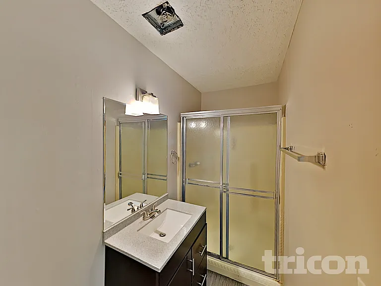 507 Neil Ct — Photo 8