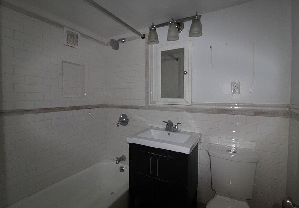 2nd image of 111 E 29th St #200