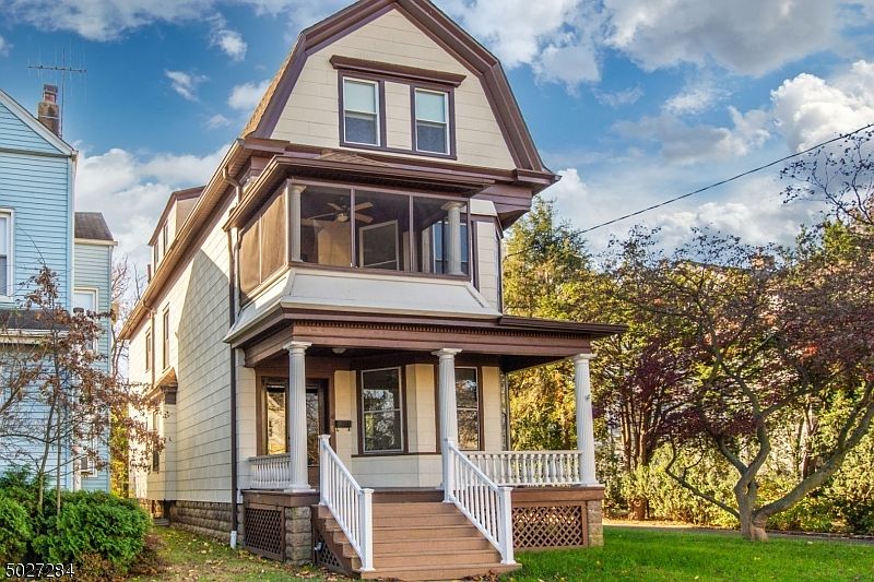 1st image of 10 Almira St #1