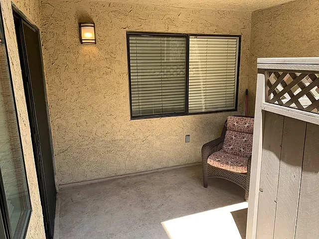 patio area with street access