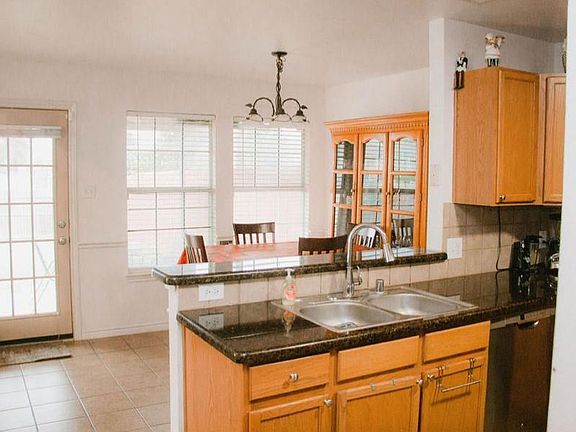 5th image of 3951 Fernando Dr