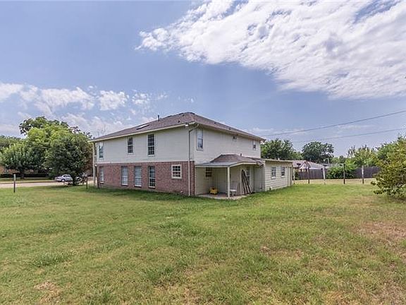 3rd image of 605 SW 16th St