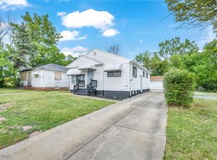 4541 Lee Rd, Cleveland, OH 44128