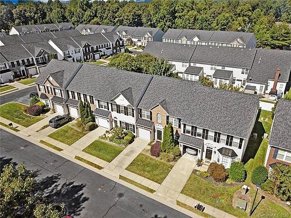 3rd image of 242 Horizon Cir