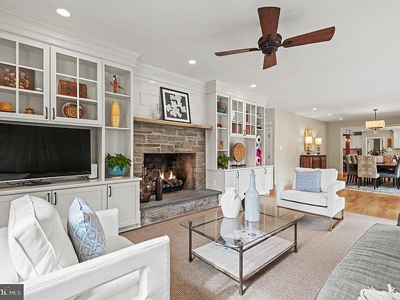 5th image of 10 Overhill Rd