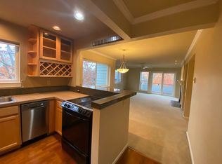 4970 SW Landing Dr APT 301, Portland, OR 97239