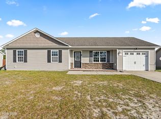 211 Lockwood Court, Hubert, NC 28539