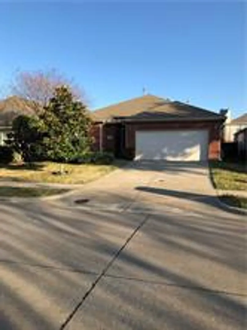Beautiful Single-Story Home in Prime McKinney Location! — Photo 1