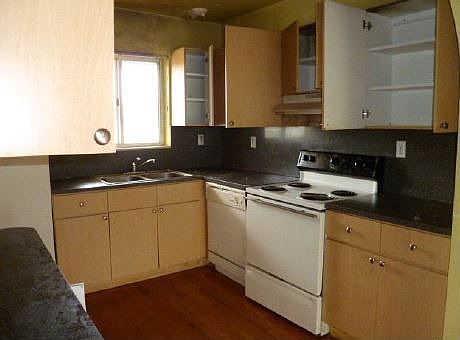 4th image of 980 NE 170th St APT 206
