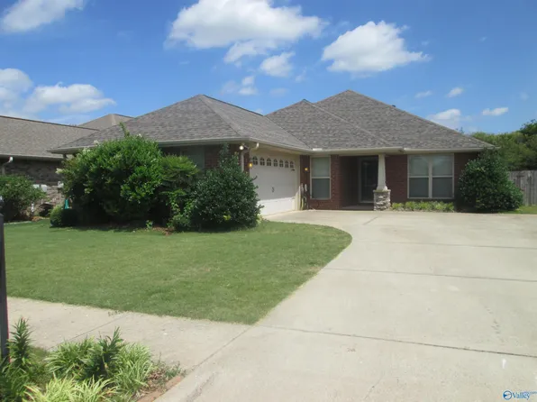 13748 Glendorch Ln, Athens, AL 35613