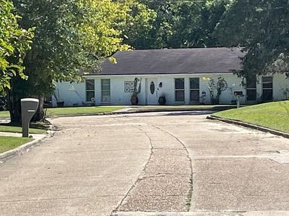 4th image of 10 Front Royal St