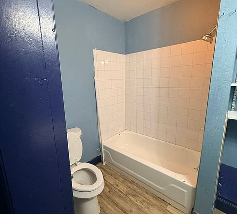 5th image of 5006 Avenue M #2