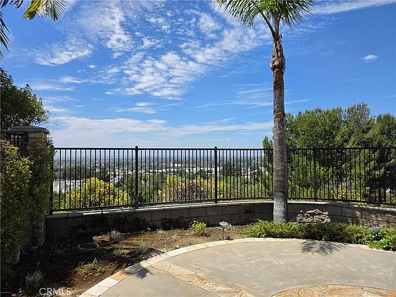 4th image of 17568 Cloverdale Way