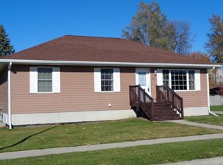 501 W Meadow Dr, Prairie City, IA 50228