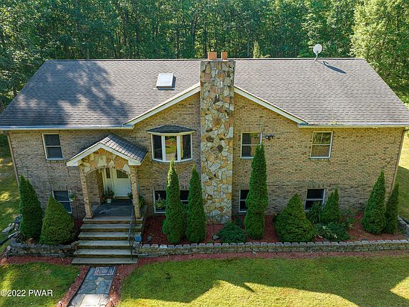 2nd image of 140 Parkwood Dr