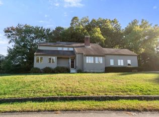 5 Fairway Dr, Acushnet, MA 02743