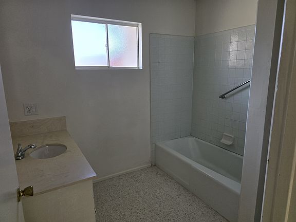 5th image of 12156 Sumac Dr