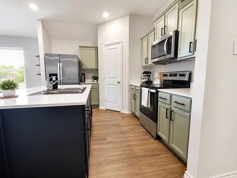 347 Boxwood Dr — Photo 7