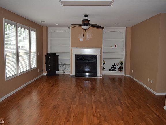 4th image of 240 Independence Ln