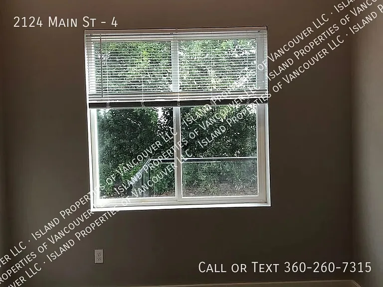 2124 Main St #4 — Photo 6