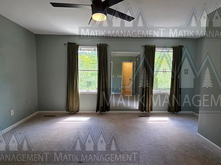 1420 Ridge Cliff Ln NE — Photo 36