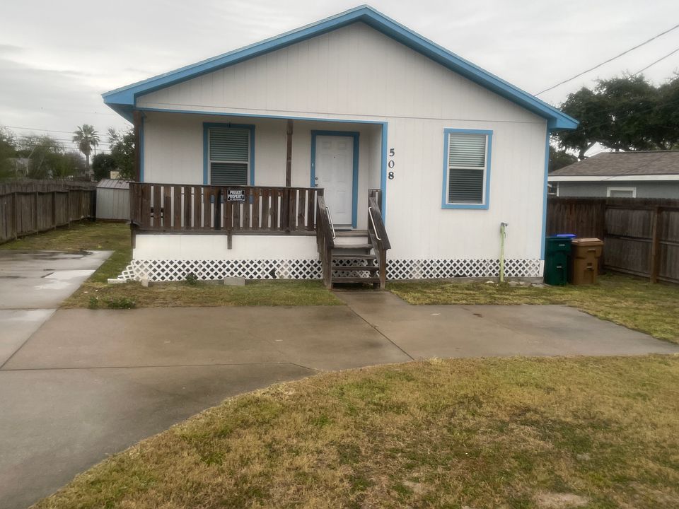 1st image of 508 Lakeside Dr