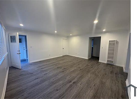 2nd image of 237 E Anaheim St #3