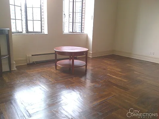 Rented by City Connections Realty | media 135